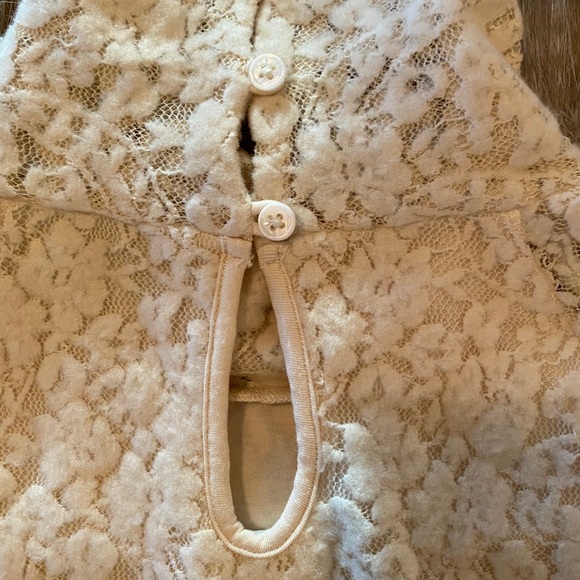 EUC-Sundance SZ M lace lined turtleneck - Picture 8 of 8